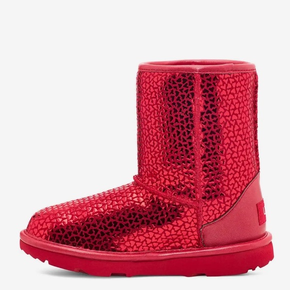 UGG
Girls' Classic II Gel Hearts Boots (Youth) - Picture 2 of 14